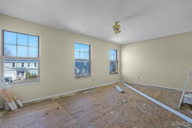 514 Chapel Cross Drive, Florissant, MO 63031