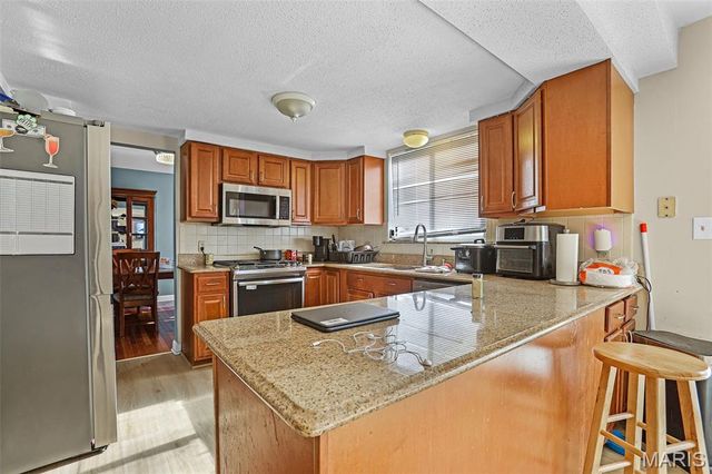 514 Chapel Cross Drive, Florissant, MO 63031