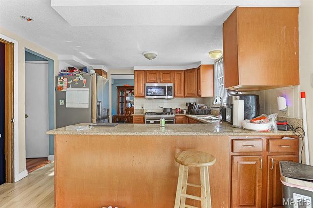 514 Chapel Cross Drive, Florissant, MO 63031