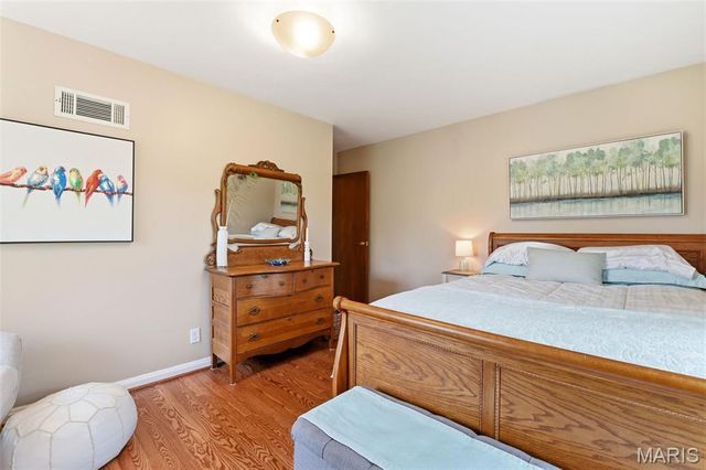 6 Lake Pembroke Drive, Ferguson, MO 63135