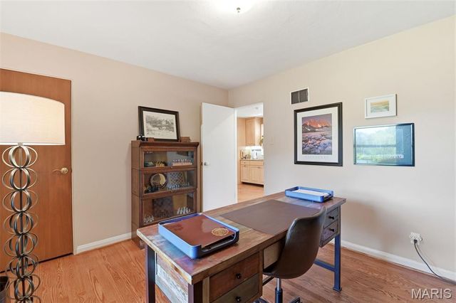 6 Lake Pembroke Drive, Ferguson, MO 63135