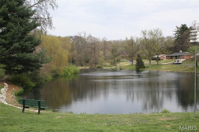 6 Lake Pembroke Drive, Ferguson, MO 63135