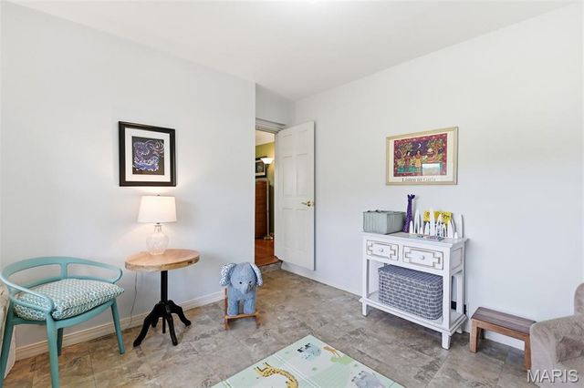 6 Lake Pembroke Drive, Ferguson, MO 63135