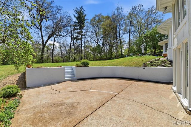 6 Lake Pembroke Drive, Ferguson, MO 63135