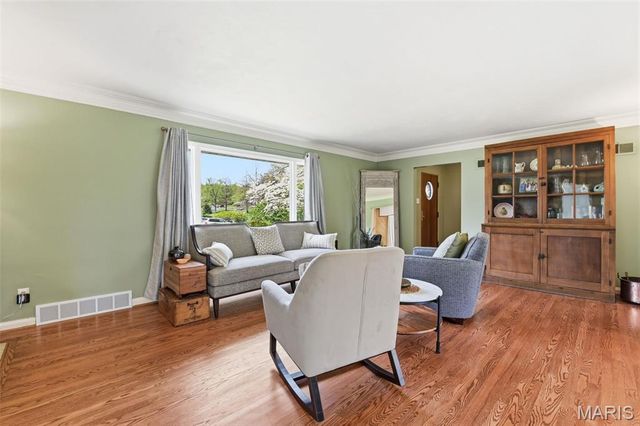 6 Lake Pembroke Drive, Ferguson, MO 63135