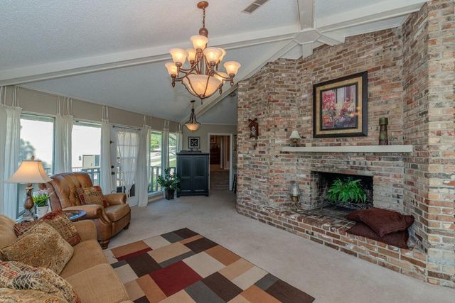 893 Lakeshore Drive, Brookeland, TX 75931