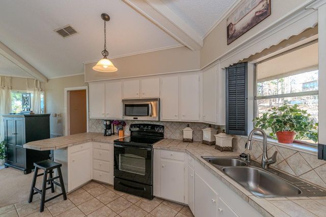 893 Lakeshore Drive, Brookeland, TX 75931