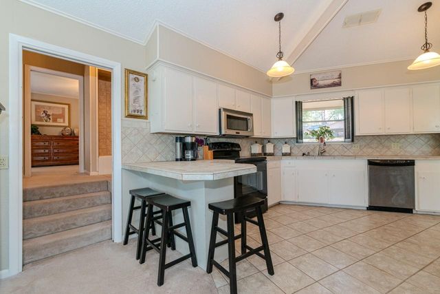 893 Lakeshore Drive, Brookeland, TX 75931