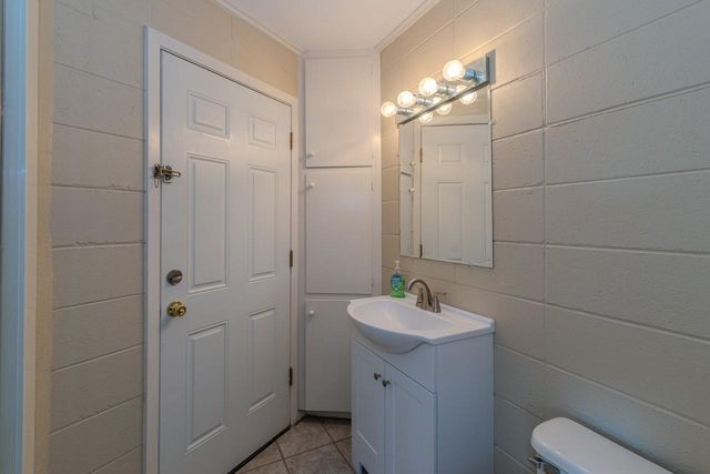 893 Lakeshore Drive, Brookeland, TX 75931