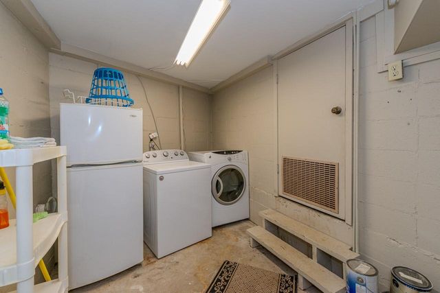 893 Lakeshore Drive, Brookeland, TX 75931