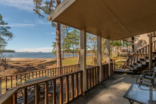 893 Lakeshore Drive, Brookeland, TX 75931