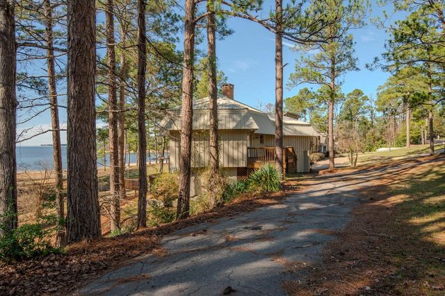 893 Lakeshore Drive, Brookeland, TX 75931