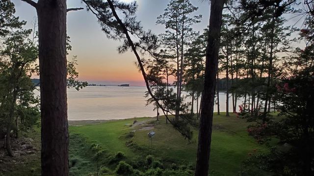 893 Lakeshore Drive, Brookeland, TX 75931