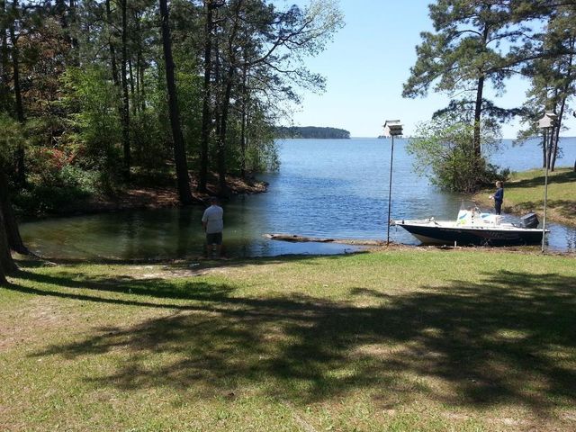 893 Lakeshore Drive, Brookeland, TX 75931