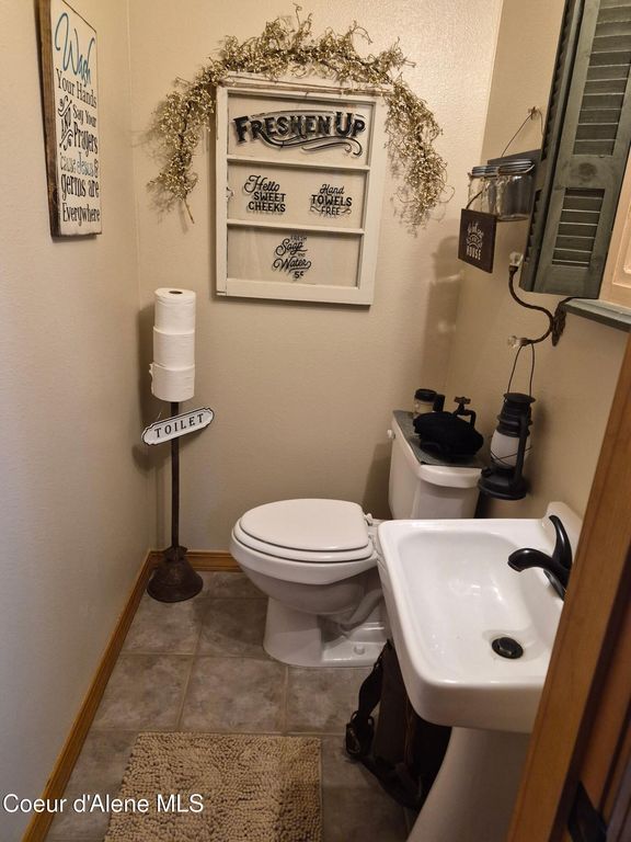 483 Paradise LN, Pinehurst, ID 83850 photo 24