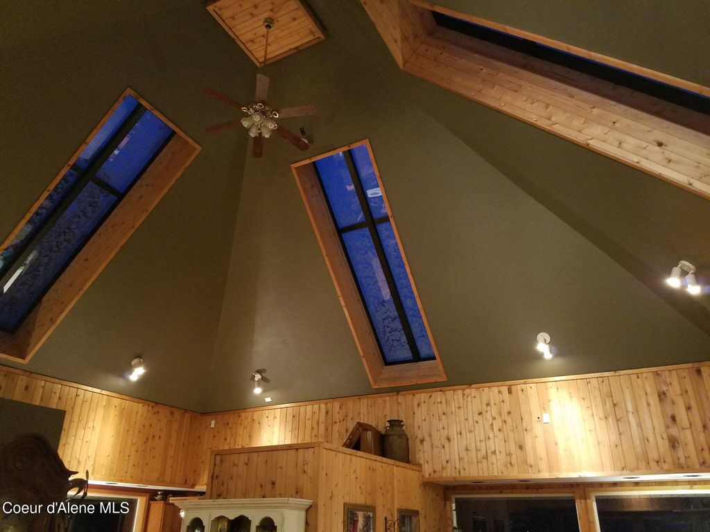 483 Paradise LN, Pinehurst, ID 83850 photo 8