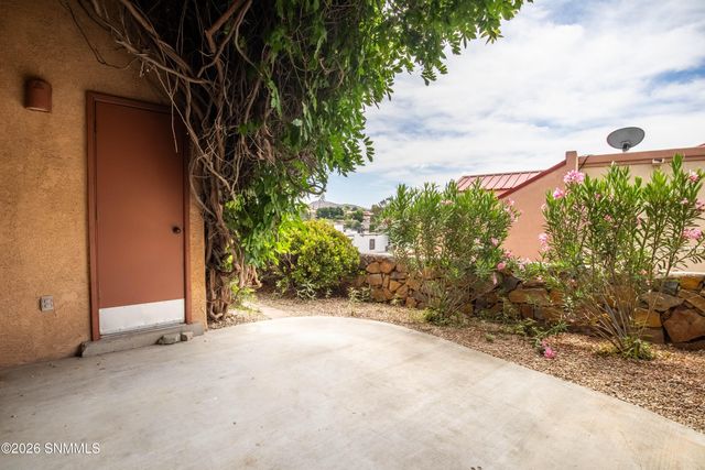 1086 Mormon Drive, Las Cruces, NM 88011