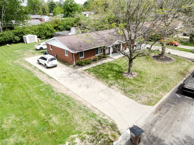 3720 Camelot Lane, Columbus, IN 47203