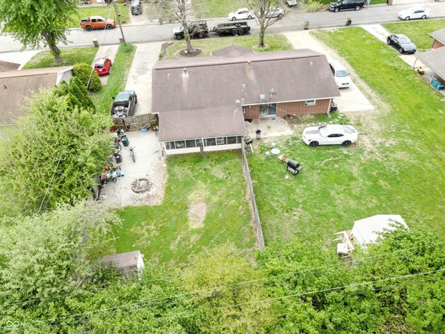 3720 Camelot Lane, Columbus, IN 47203