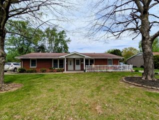 3720 Camelot Lane, Columbus, IN 47203
