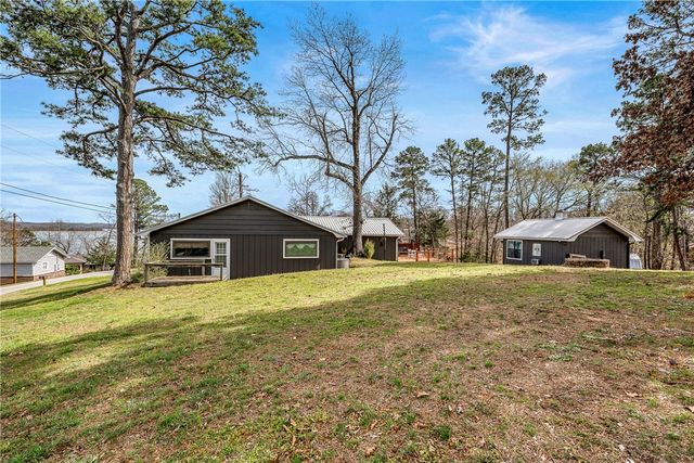 1 Puckett Road, Rogers, AR 72756
