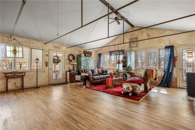 1 Puckett Road, Rogers, AR 72756