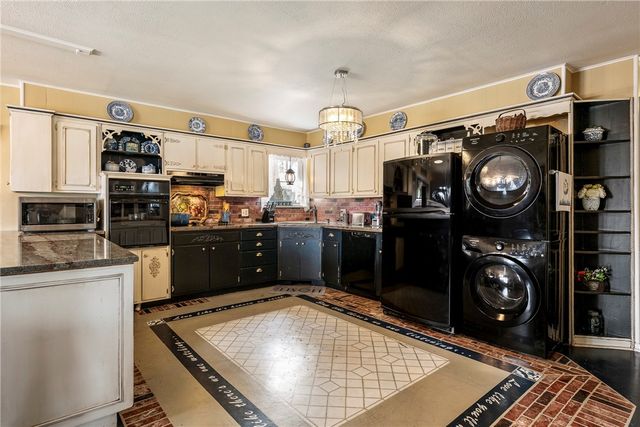 1 Puckett Road, Rogers, AR 72756