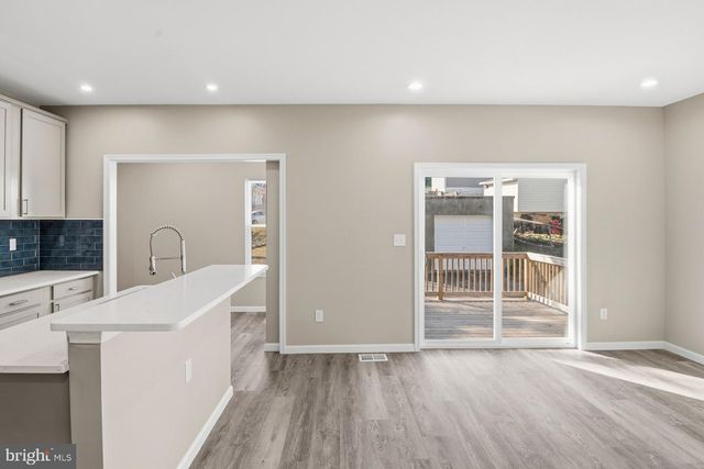 514 MAIDEN CHOICE LN, Catonsville, MD 21228