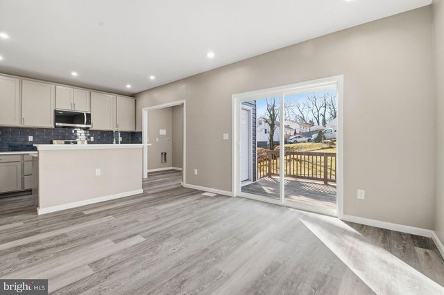 514 MAIDEN CHOICE LN, Catonsville, MD 21228