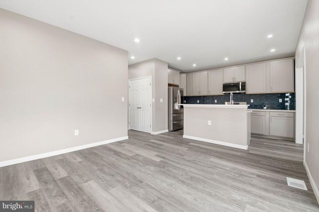 514 MAIDEN CHOICE LN, Catonsville, MD 21228