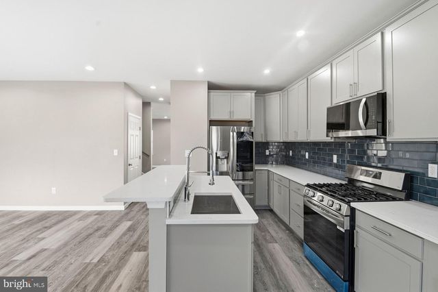 514 MAIDEN CHOICE LN, Catonsville, MD 21228