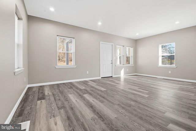 514 MAIDEN CHOICE LN, Catonsville, MD 21228