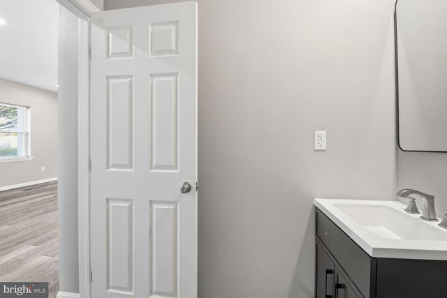 514 MAIDEN CHOICE LN, Catonsville, MD 21228