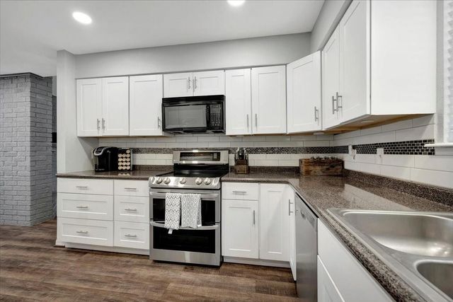 2610 Loganberry Circle, Seabrook, TX 77586