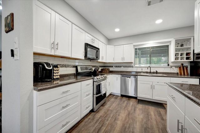 2610 Loganberry Circle, Seabrook, TX 77586