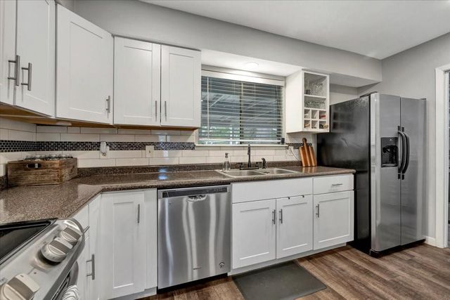 2610 Loganberry Circle, Seabrook, TX 77586