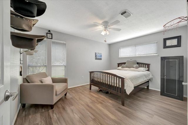 2610 Loganberry Circle, Seabrook, TX 77586