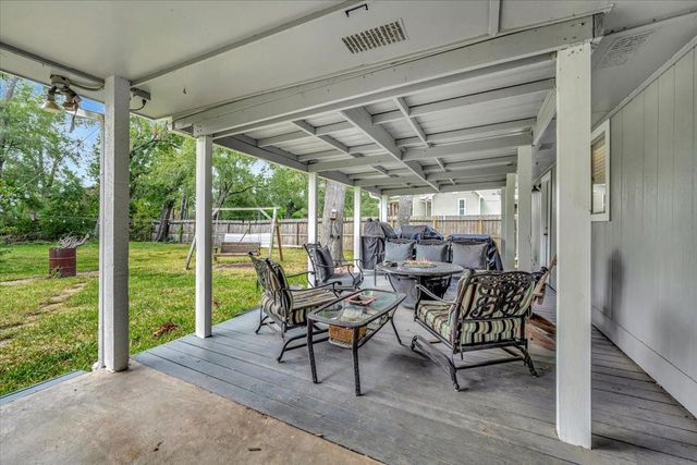 2610 Loganberry Circle, Seabrook, TX 77586