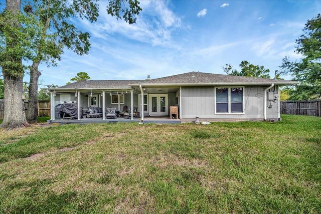 2610 Loganberry Circle, Seabrook, TX 77586