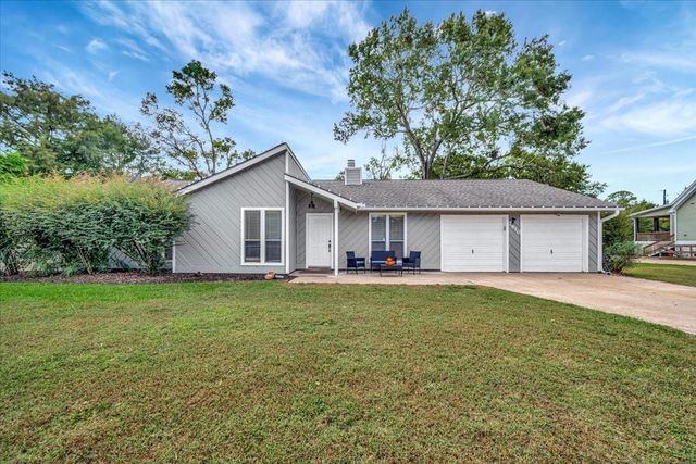 2610 Loganberry Circle, Seabrook, TX 77586