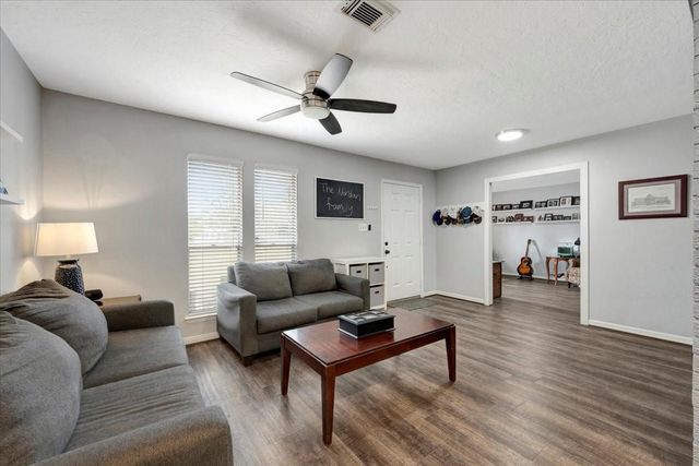 2610 Loganberry Circle, Seabrook, TX 77586