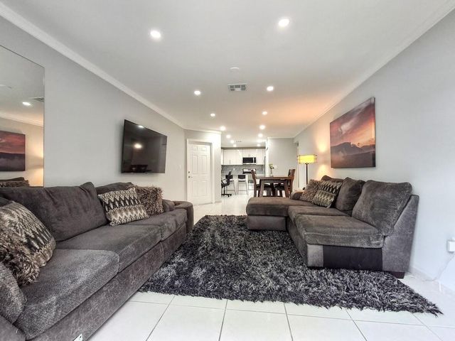 408 NW 108th Terrace NW 408, Pembroke Pines, FL 33026