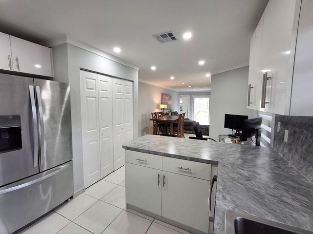 408 NW 108th Terrace NW 408, Pembroke Pines, FL 33026