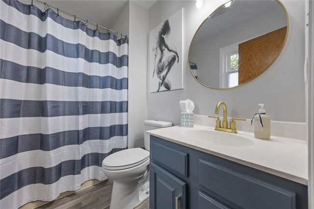 5180 Chestnut Valley Rd Ne, Cedar Rapids, IA 52411