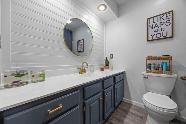 5180 Chestnut Valley Rd Ne, Cedar Rapids, IA 52411