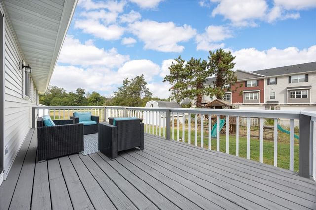 5180 Chestnut Valley Rd Ne, Cedar Rapids, IA 52411