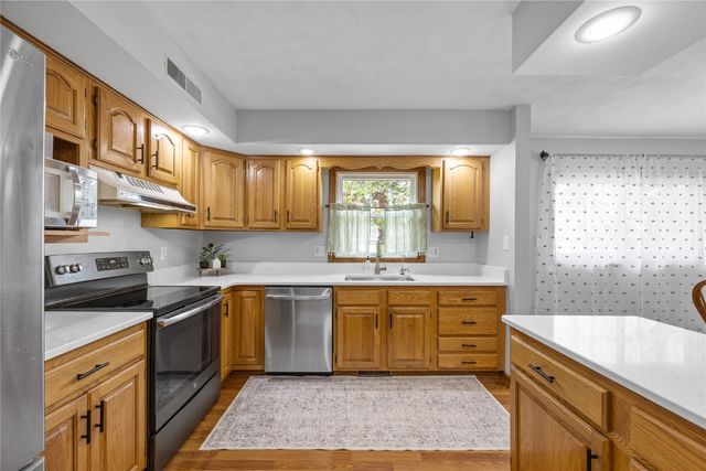 5180 Chestnut Valley Rd Ne, Cedar Rapids, IA 52411