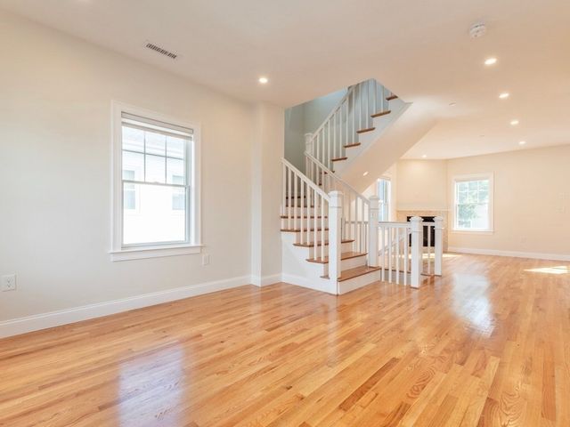 210 Adams 3, Waltham, MA 02435