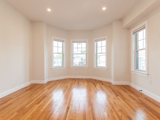 210 Adams 3, Waltham, MA 02435