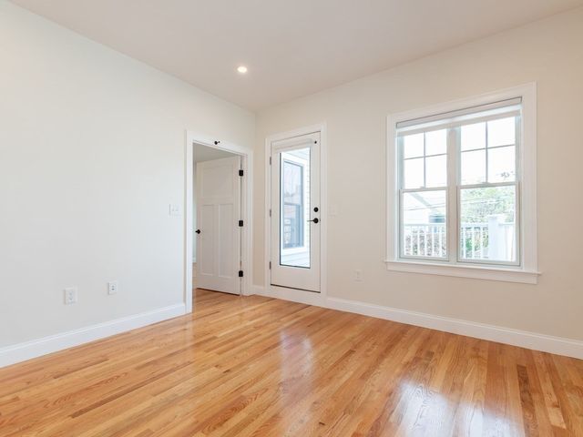 210 Adams 3, Waltham, MA 02435